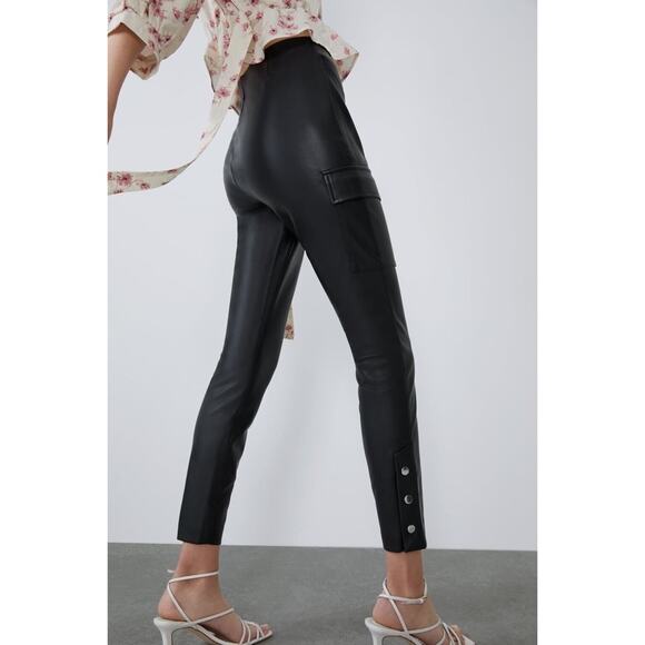 NWT ZARA Button Cargo Faux Leather Mid-Rise Leggings Black Size M Minimalist - Picture 3 of 16
